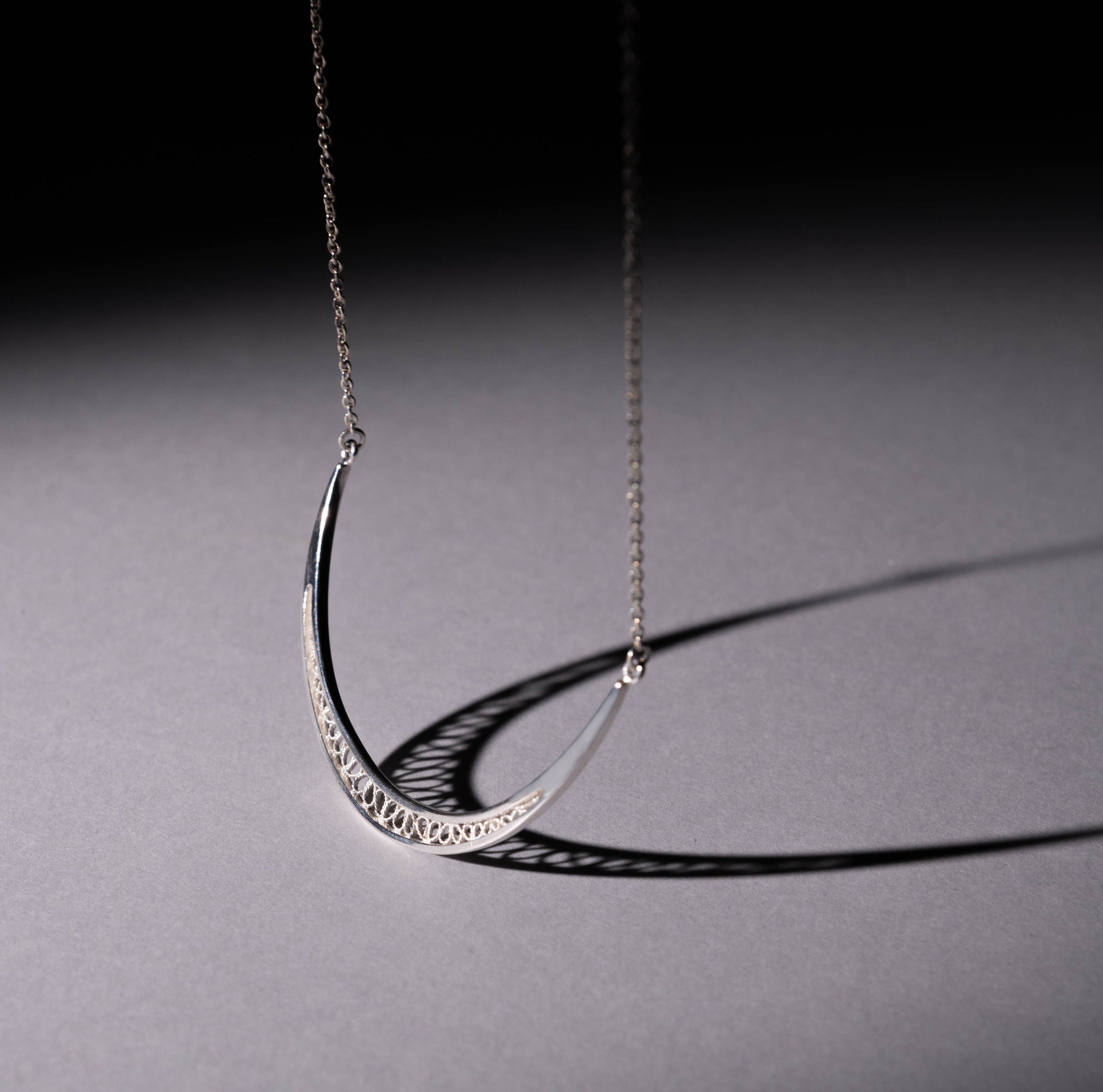 伝統工芸のモダニズム。秋田銀線細工×ファッションで伝統工芸に新しい