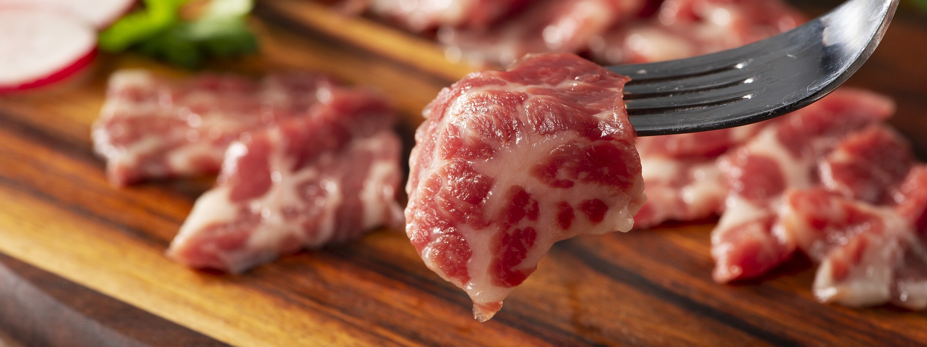 【品質バカ社員】　肥育から加工・販売まで一貫で生産をしているフジチクのこだわり