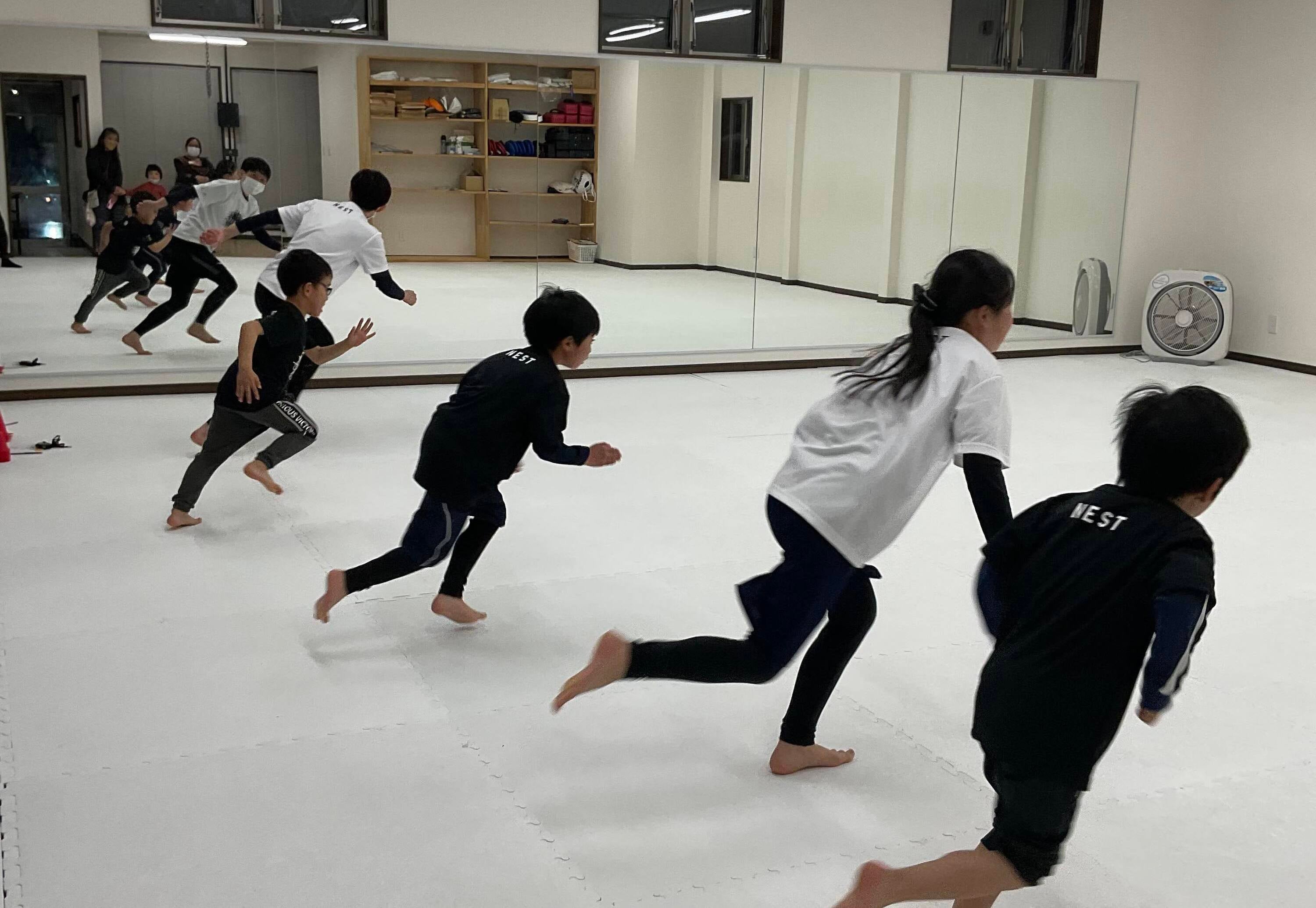 元全日本代表のスポーツ選手が子どもの身体づくりの指導者「体軸