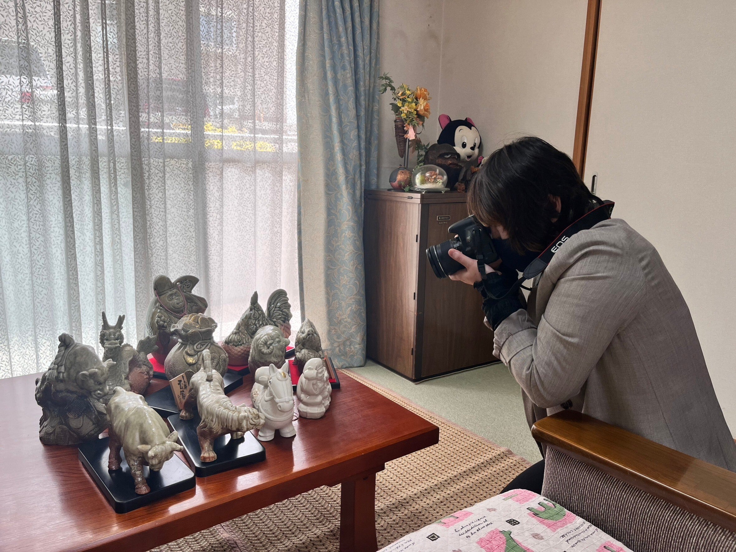 故人の想いに寄り添う遺品整理。家族との思い出を写真で残す「遺言