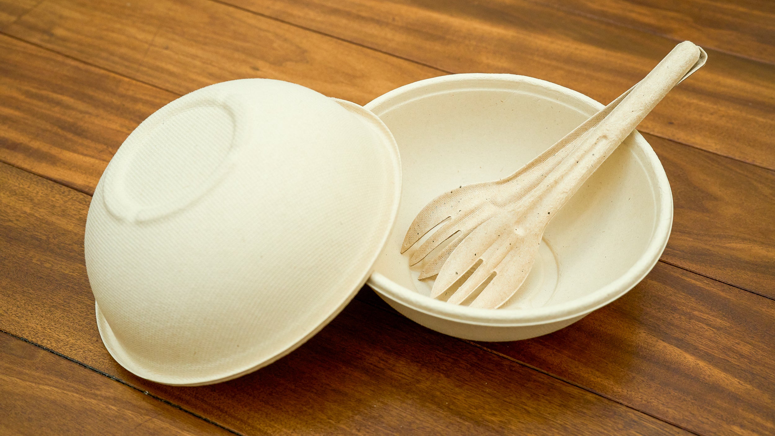 「何度でも生まれ変わる循環型食器」一人の社員のひらめきが開発につながる