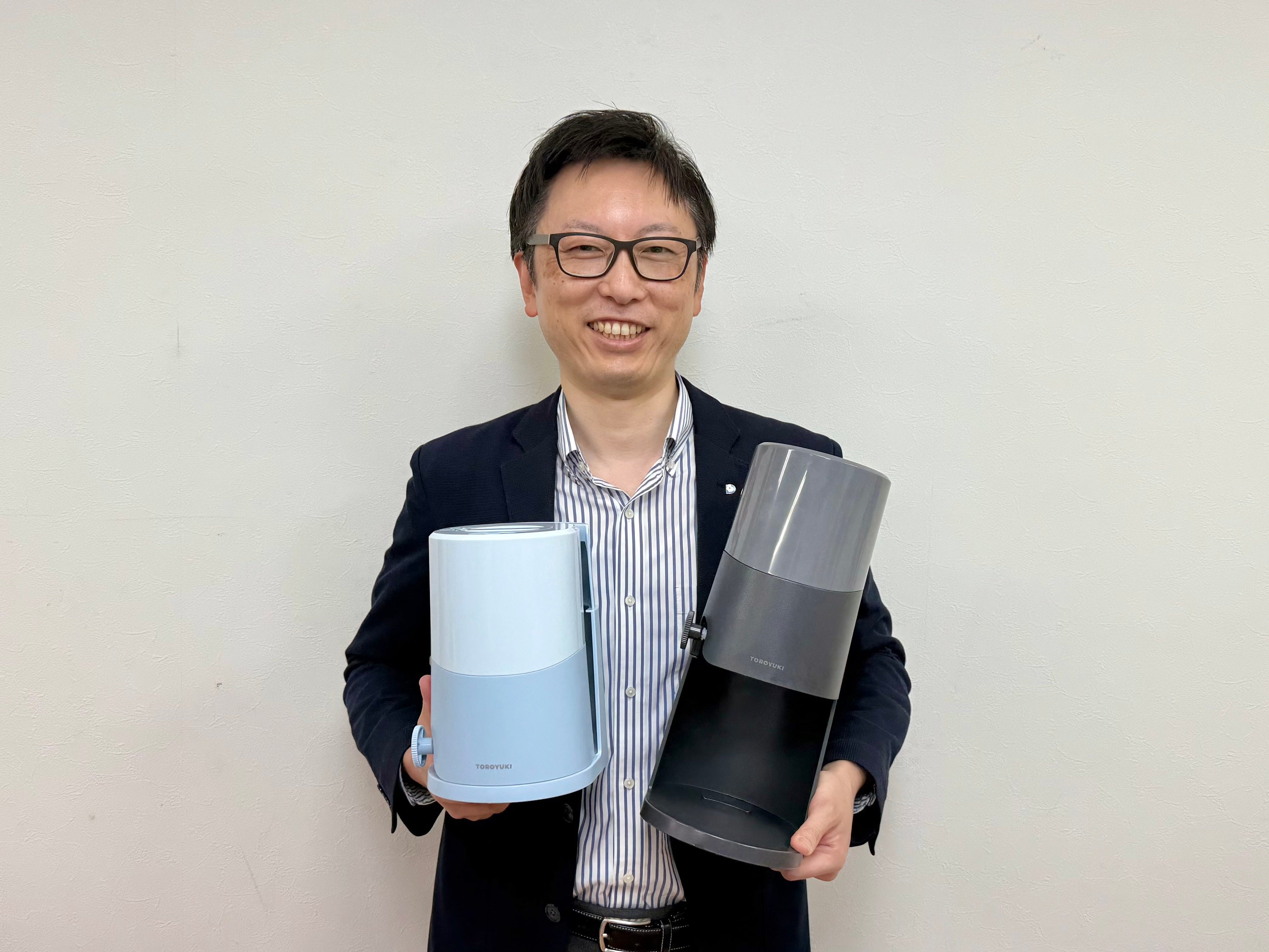 累計販売台数100万台以上のヒット商品「電動ふわふわ　とろ雪かき氷器」を発売10年目にして、フルリニューアルした背景とは