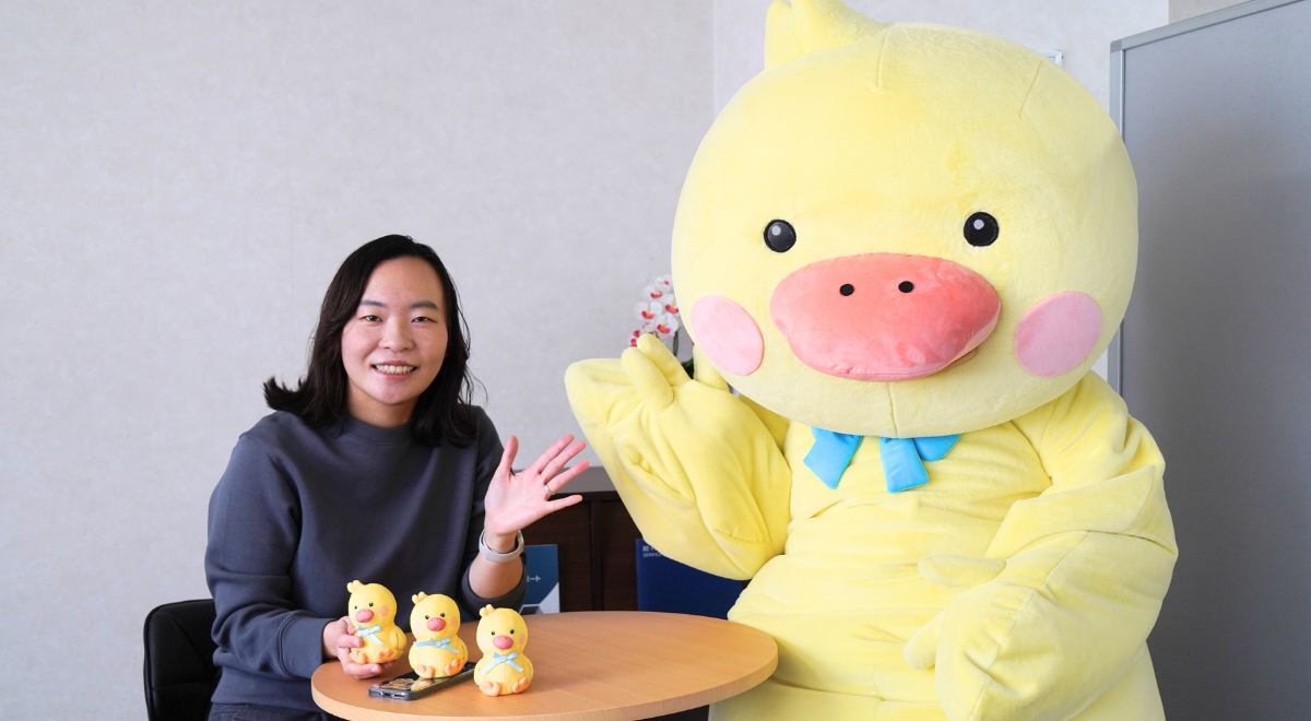 創業以来50年以上の歴史を持つ滋賀県の清掃会社に、なぜ“あひる”のキャラクターが？業界のイメージを変える、リ・プロダクツ「ろぼあひる」誕生の裏側