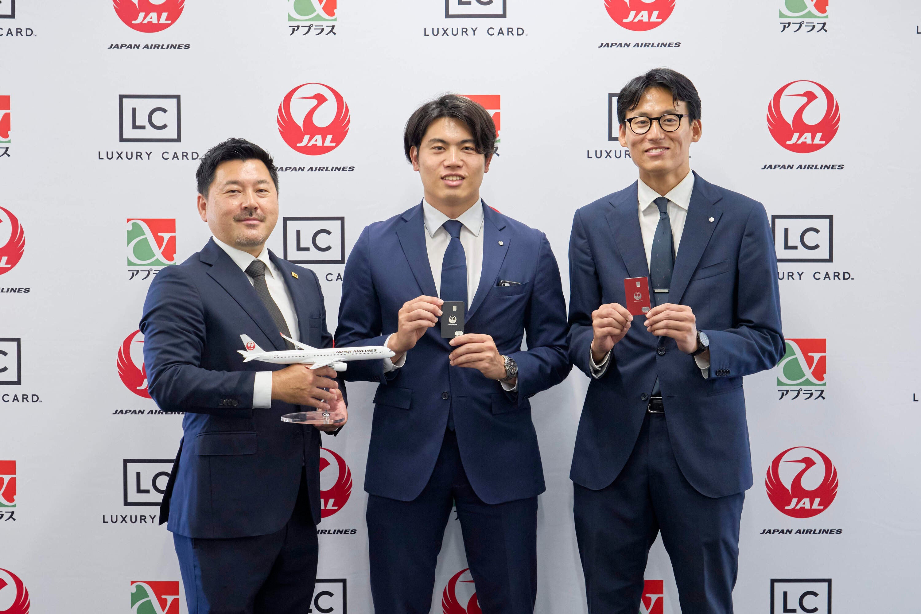 なぜ日本航空は、最高峰カードのパートナーにラグジュアリーカードを選んだのか。―その答えは、「体験価値」の未来にある。