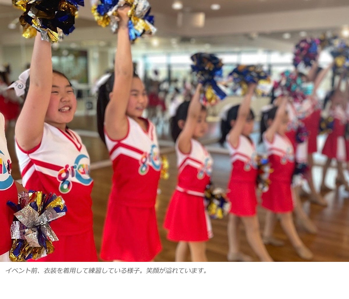 gravis チアダンス ユニフォーム　発表会衣装　赤 gravis チアダンス ユニフォーム発表会衣装赤