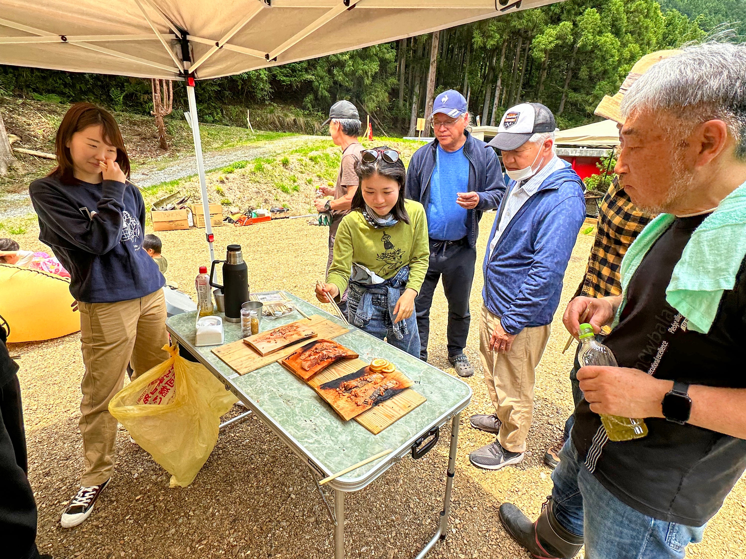 BBQの新定番。岐阜県飛騨市産広葉樹を活用したウッドプランク